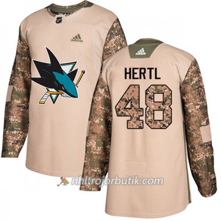 Män Ishockey San Jose Sharks Tröja Tomas Hertl 48 Adidas 2017-2018 Camo Veterans Day Practice Authentic